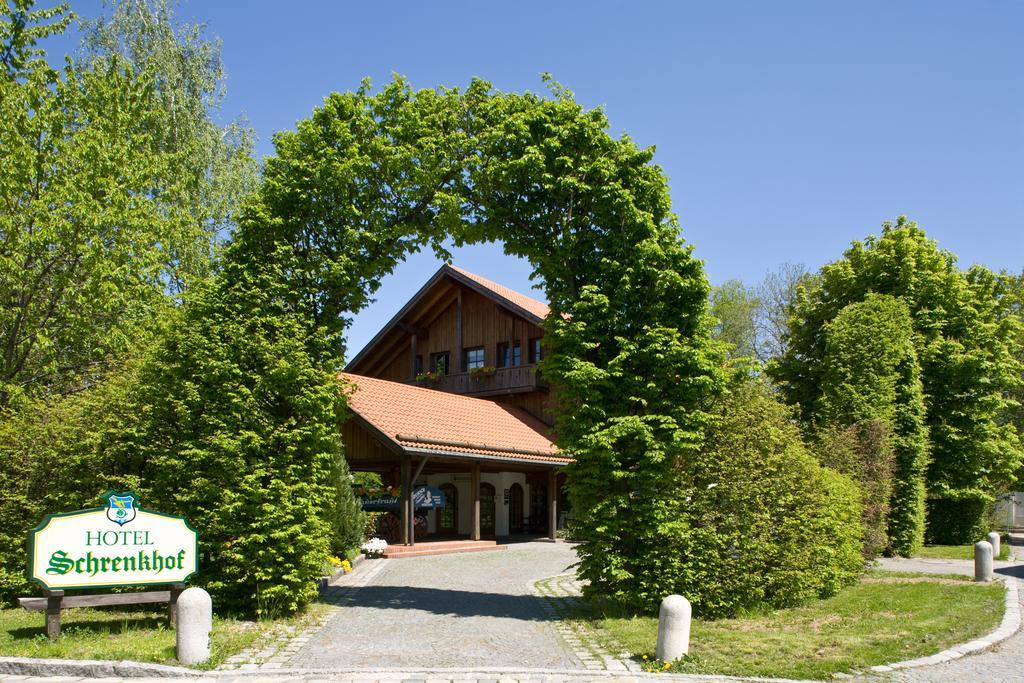 Hotel Schrenkhof Unterhaching Exterior photo